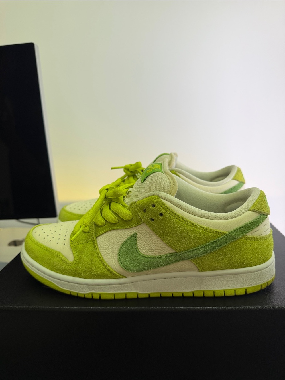 Nike Kids Neon Green & White Suede Low-Top Sneakers